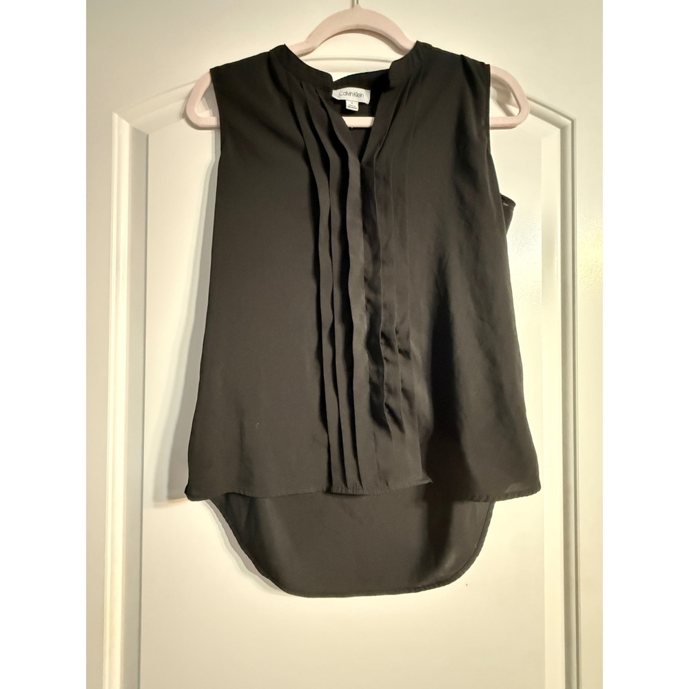 Calvin Klein Blouse L Black Pleated Front High-Low Sleeveless Dark Academia